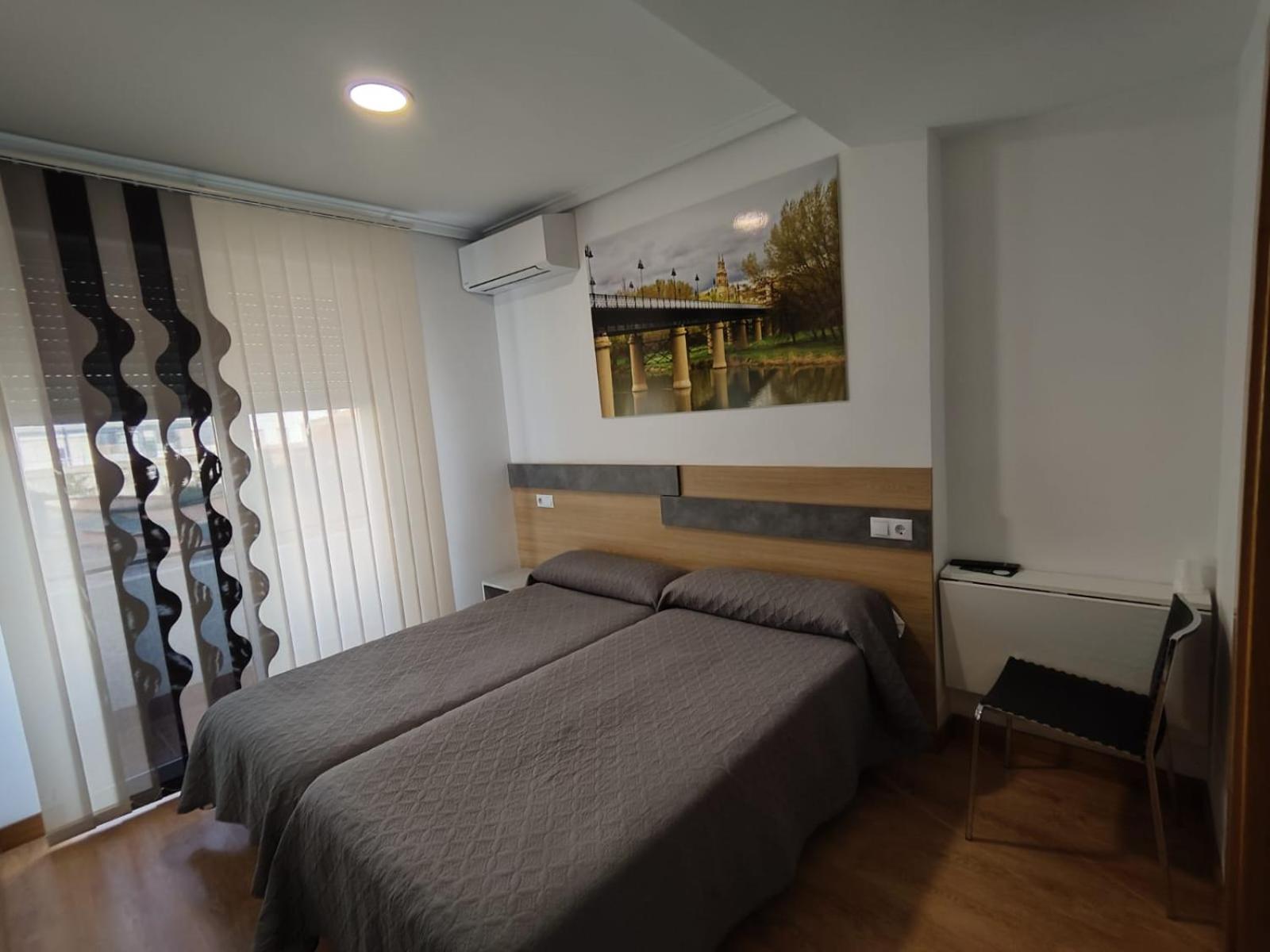 Hostal Rioja Condestable Логроньо Екстериор снимка
